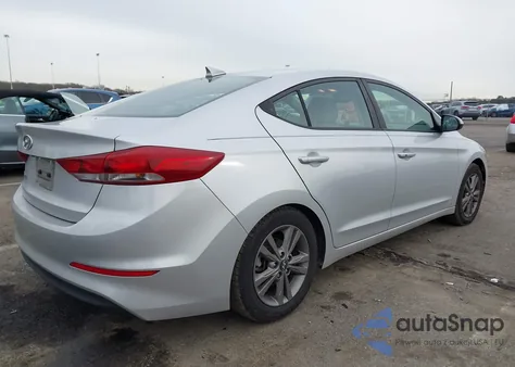 2018 Hyundai Elantra Value Edition z USA, uszkodzony, nr VIN 5NPD84LF2JH291249